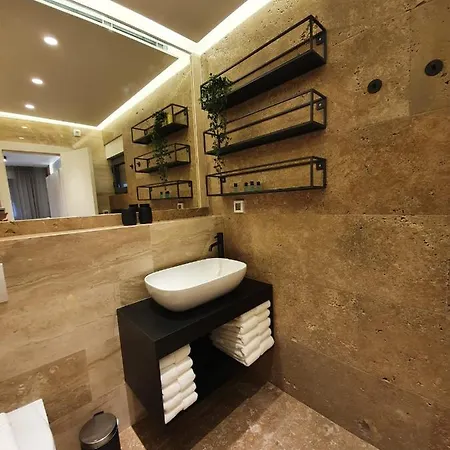 Shell Sky Luxury Penthouse With Private Pool *