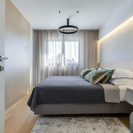 Apartment Shell Sky Luxury Penthouse With Private Pool Zadar
