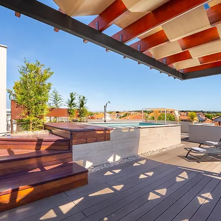 Shell Sky Luxury Penthouse With Private Pool *